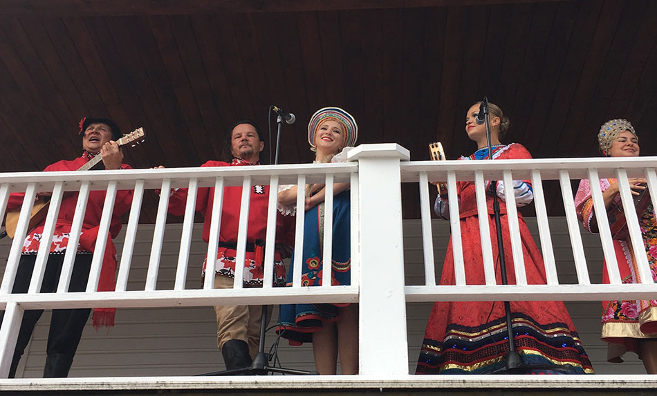 Alex Cheburin, musicians and singers of Barynya ensemble, Mikhail Smirnov, Simona Zhukovski, Valentina Kvasova, Elina Karokhina, Russian Themed Party, upstate New York, Noble Nest, White Lake, NY