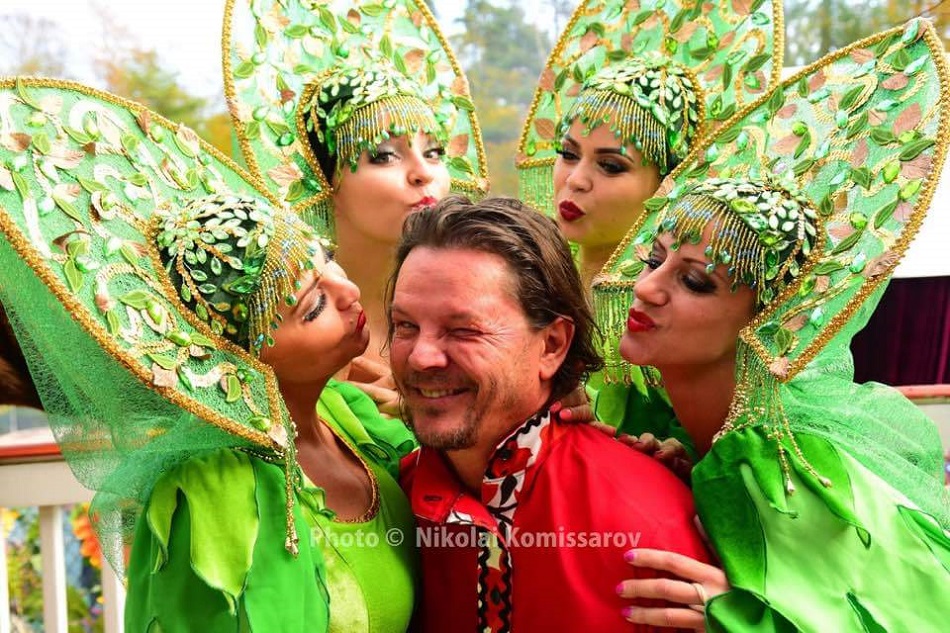 Alex Cheburin, Aria Entertainment dancers, Anna Brovkina, Katia Brovkina, Irina Biryukova, Olga Yeliseyeva, Russian Themed Party, upstate New York, Noble Nest, White Lake, NY, Photo by Nikolai Komissarov